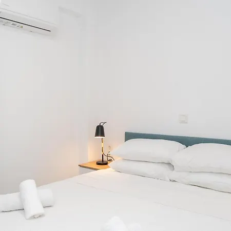 Areti Residential Complex * Ofrínion